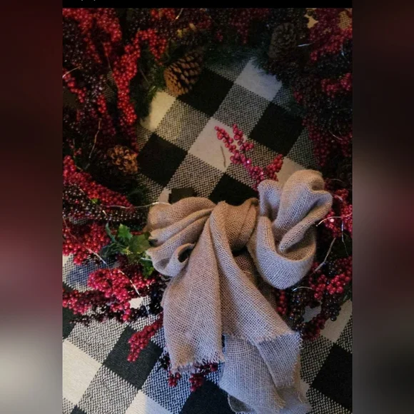 Frontgate Winterberry Garland - Picture 3 of 7